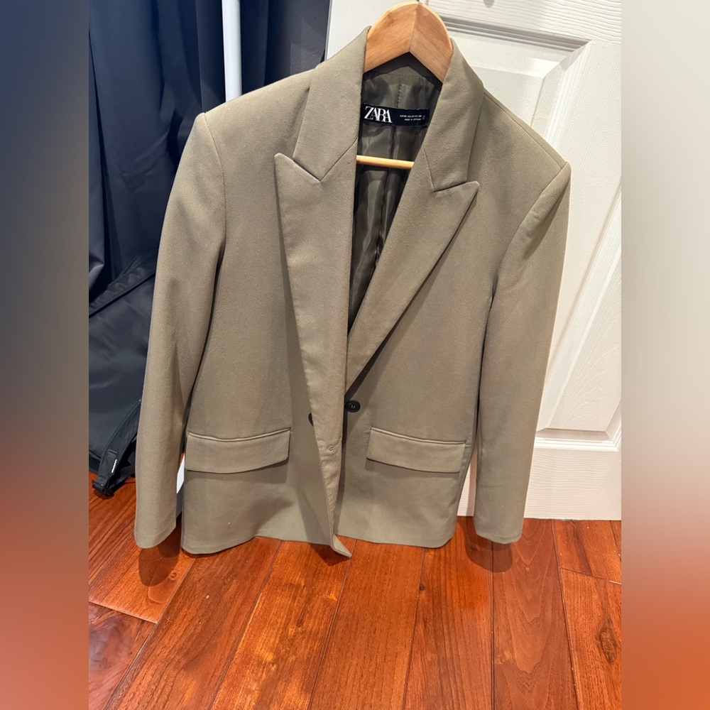 Zara blazer size XS in olive green